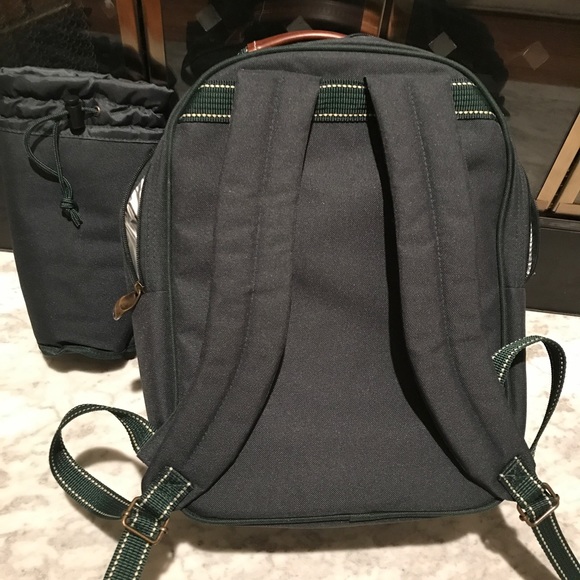 🚫 SOLD L. L. Bean Backpack Picnic Set Wine - Picture 2 of 7
